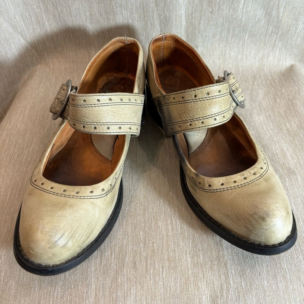 JOHN FLUEVOG Sz 5 Person Mary Jane Buckle Closure pale Yellow Green Shoes FLAWS
